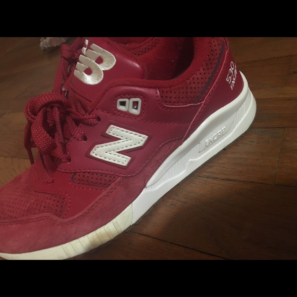 HOT Women’s Red New Balance 530 Encap Sneakers